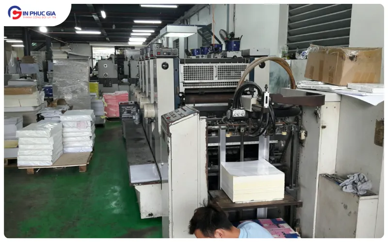 Thực Chiến B2B Tại Sao Doanh Nghiệp Bắt Buộc Phải Chọn Xưởng Gốc Như Phúc Gia